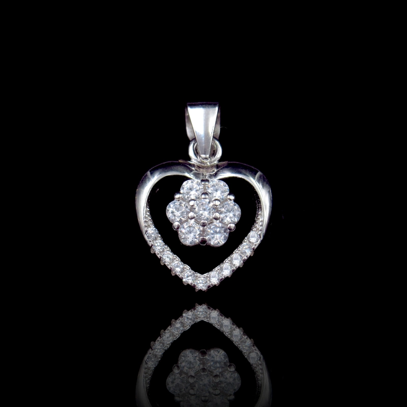 Elegant Jewelry Cubic Zirconia Heart Shaped Party Pendant with Sterling Silver