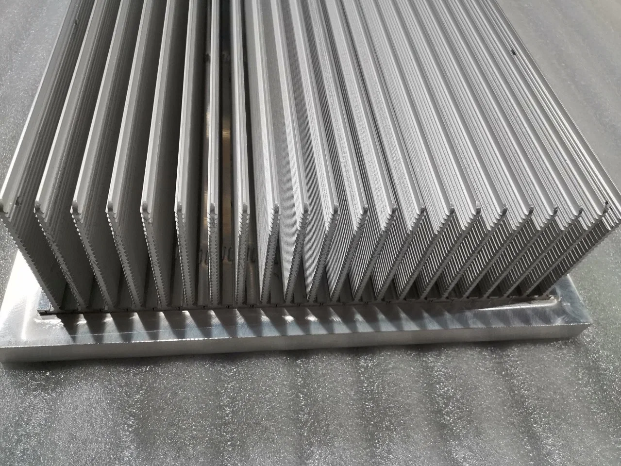 Heat Sink Aluminum Radiator Profile Aluminum Radiator Electronic Heat Sink Close Tooth Radiator Can Be Machined Open Mold Customization