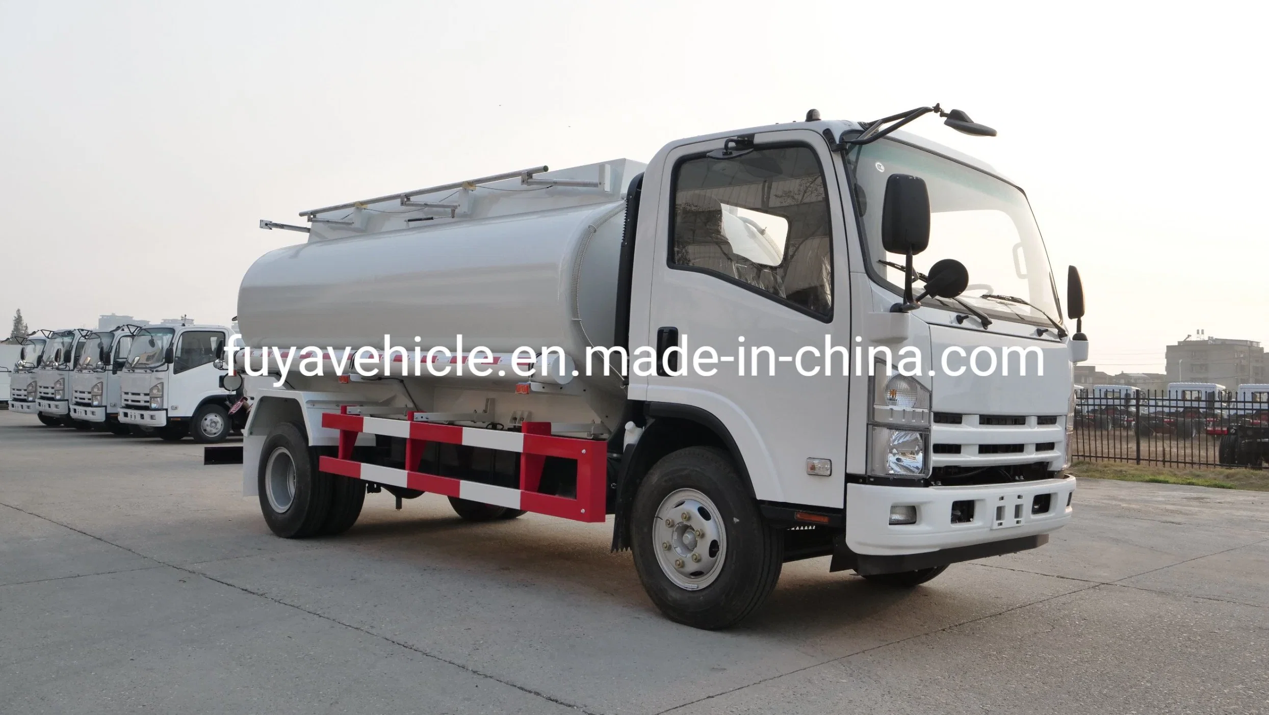 Hot Sale I-Suzu 4X2 Fuel Tank Truck 6000liters 6cbm 6m3 Oil Tank Truck for Refuelling