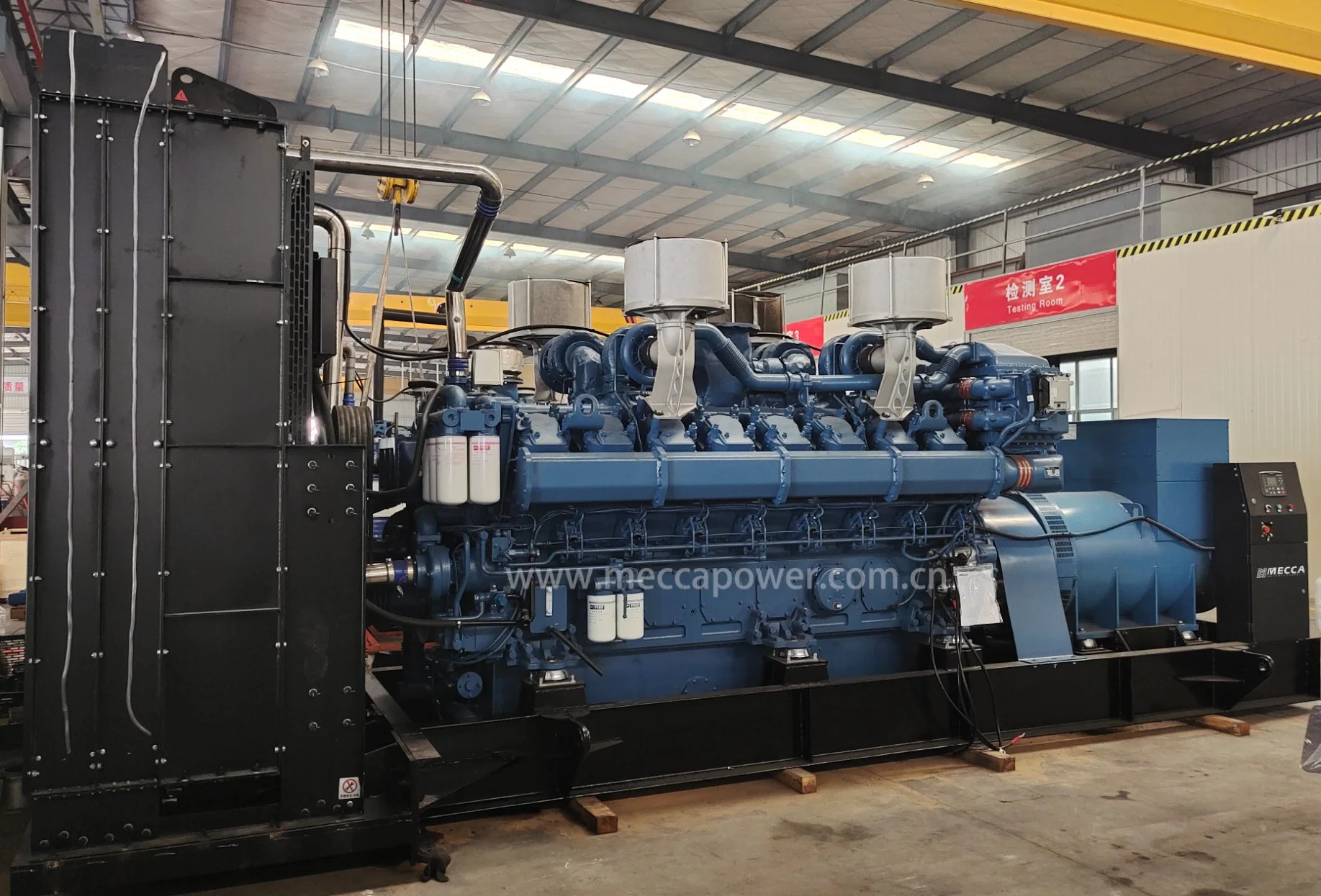 550kw Open Type Yuchai Chinese Engine Diesel Power Generator Set