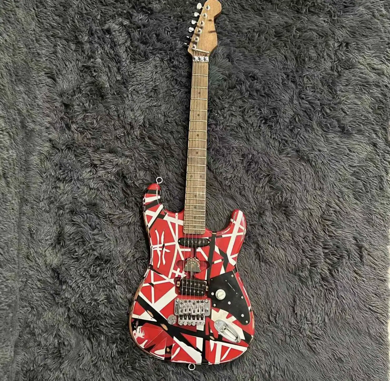 Винтаж Relic EV 5150 Black White Stripe Edward Eddie Van Гитара Halen Electric