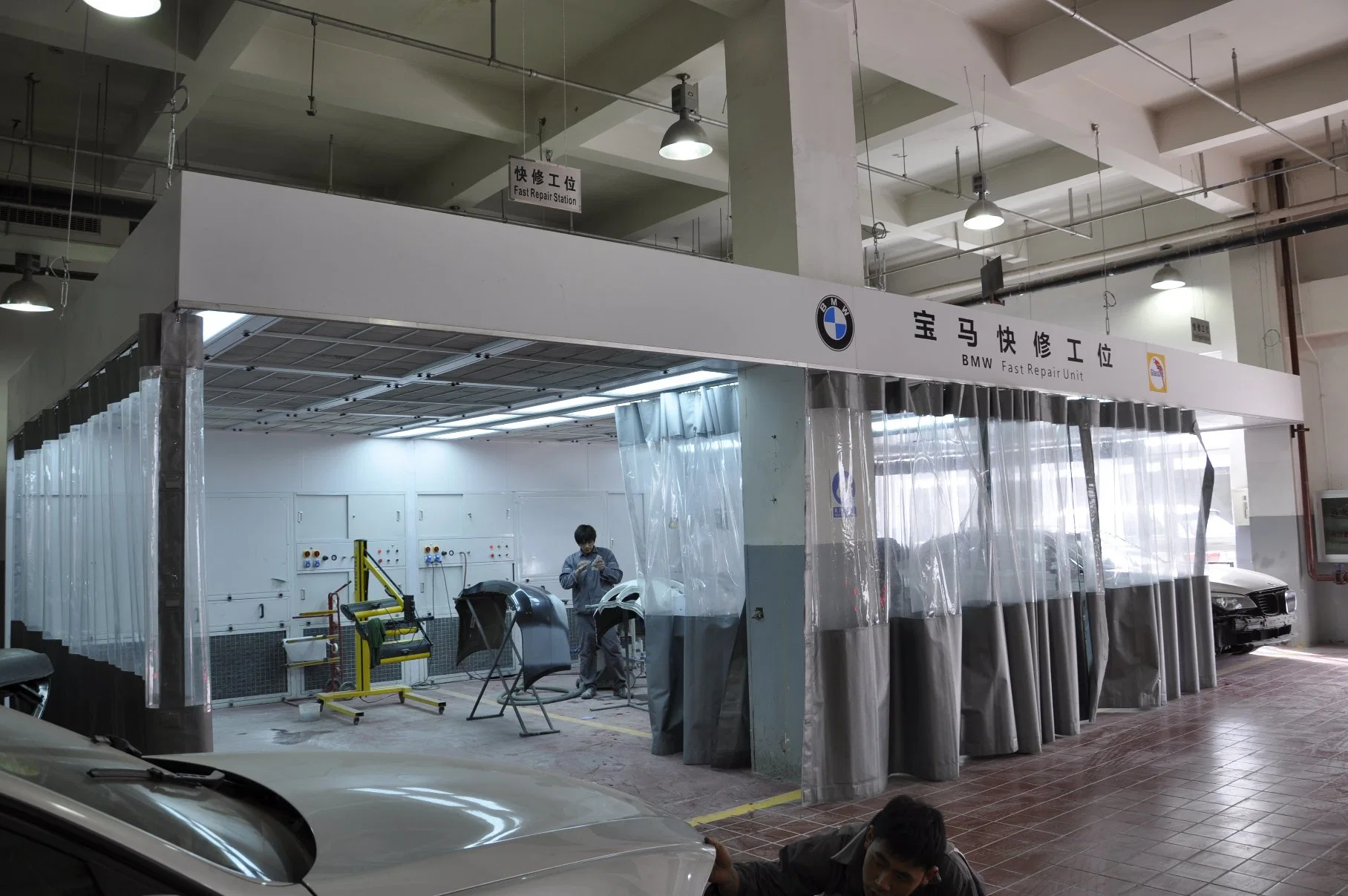 Yokistar Prep Station Dustless Car Spray Booth with Ce Certificate