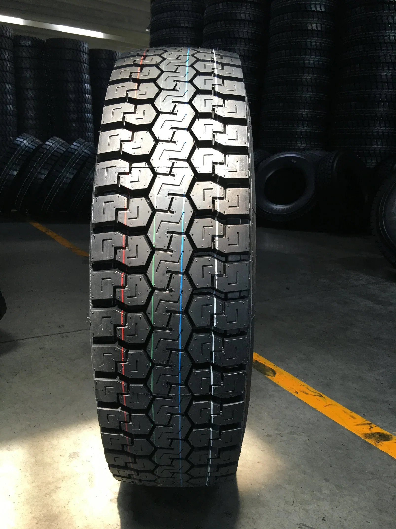 Neumático de acero R22,5 315/80r22.5 295/80r22.5 385/65r22.5 China Rendimiento de alta calidad/alto costo Y neumático radial de bajo coste