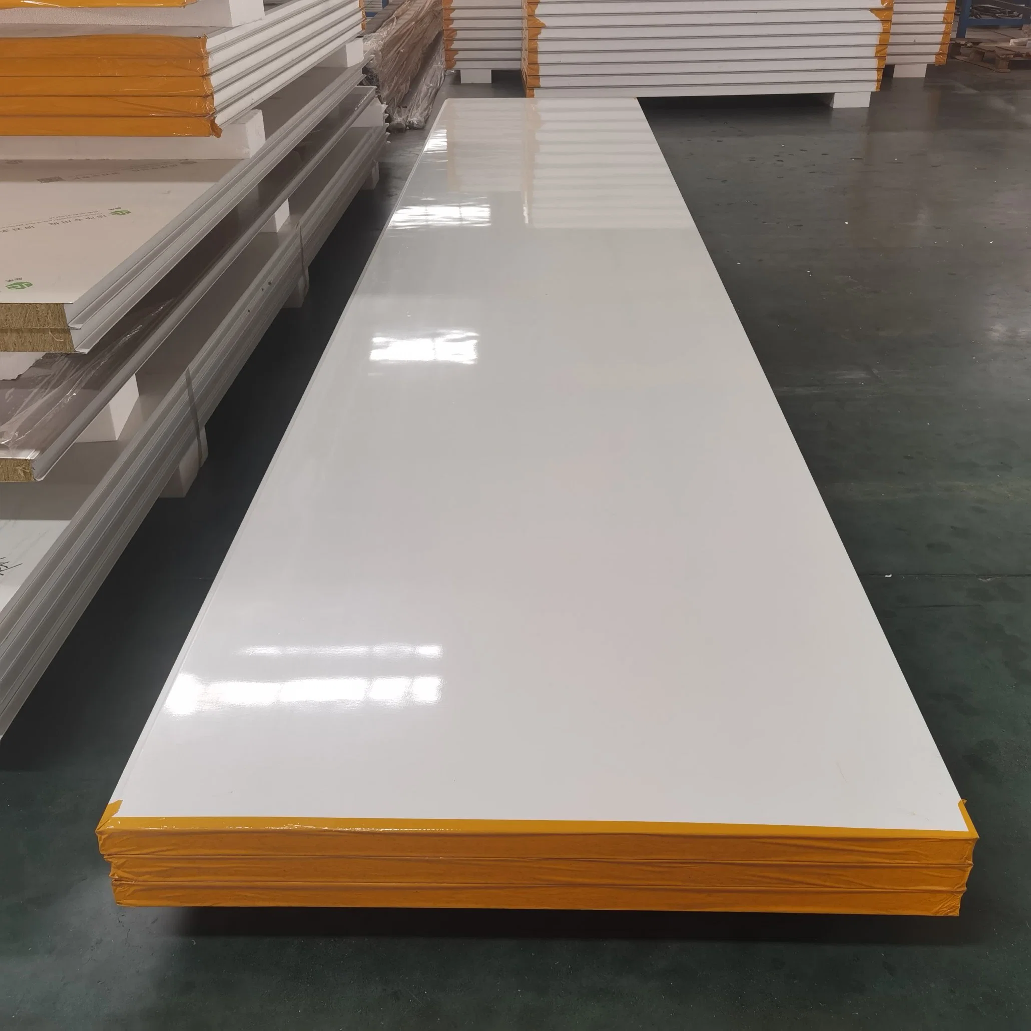 Z-Lock White Color Insulation EPS Styrofoam Color Flat Steel Sandwich Panel for Ceiling