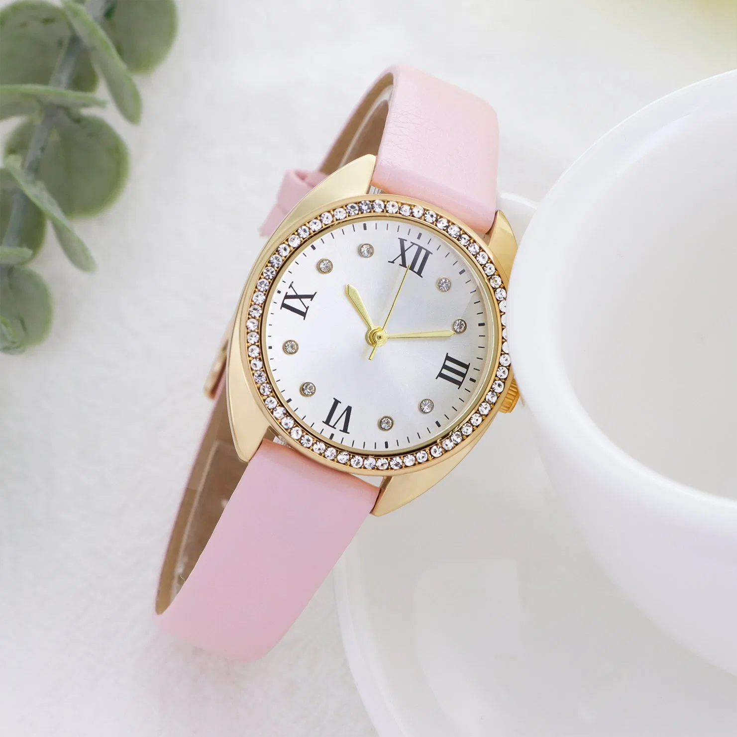 New Design Factory Directly Supply Fashion Leather Strap Woman Watch