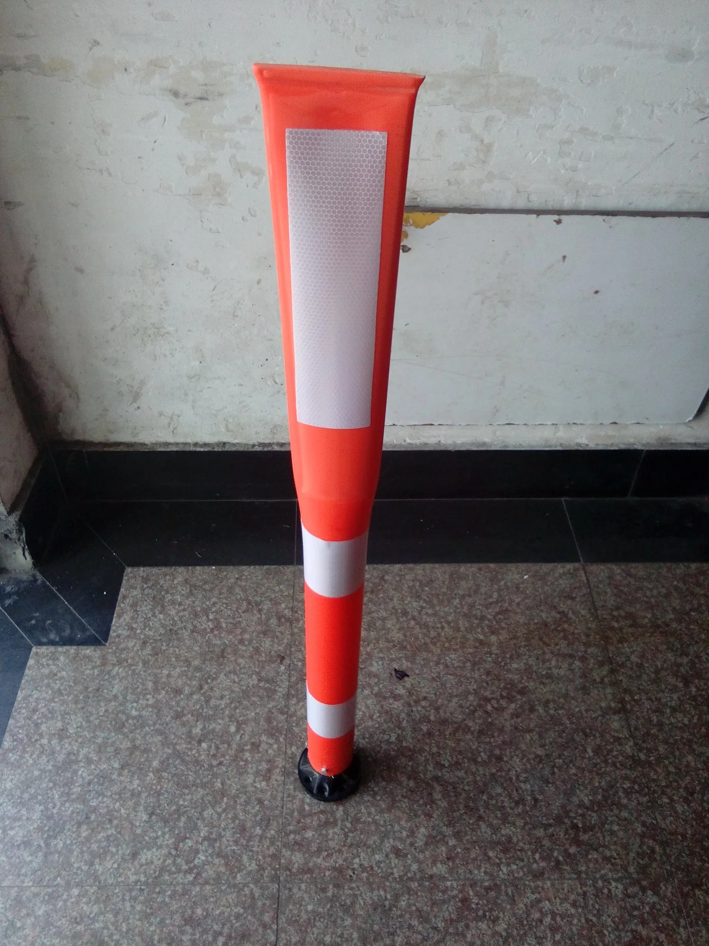 PVC Road Delineator Post Delineator Post with Rubber Base T Type Delineator Post