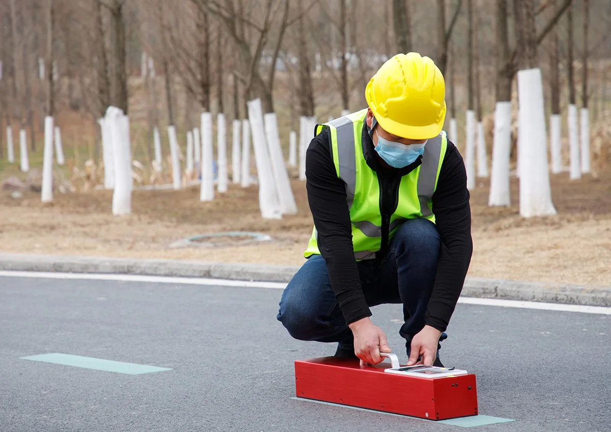 Portable Field Measuring Instrument Retroreflection of Road Markings