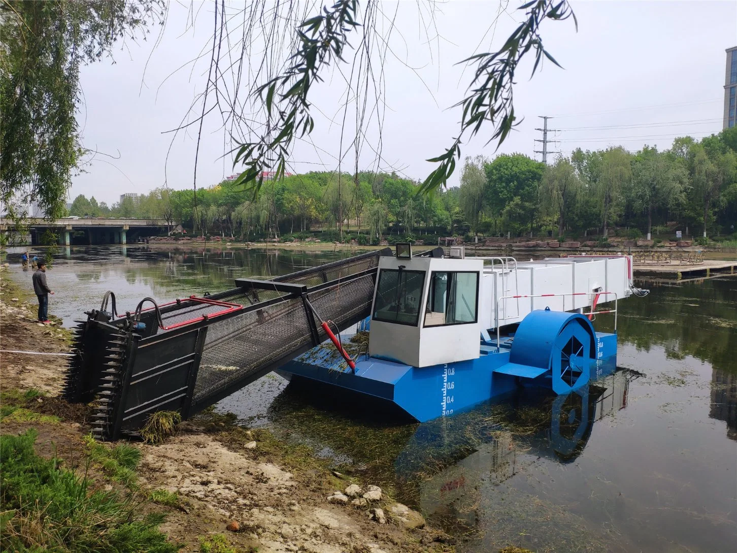 Full-Automatic Skimmer flotante personalizables bajo el agua de limpieza de basura de siega de buques de la cosechadora