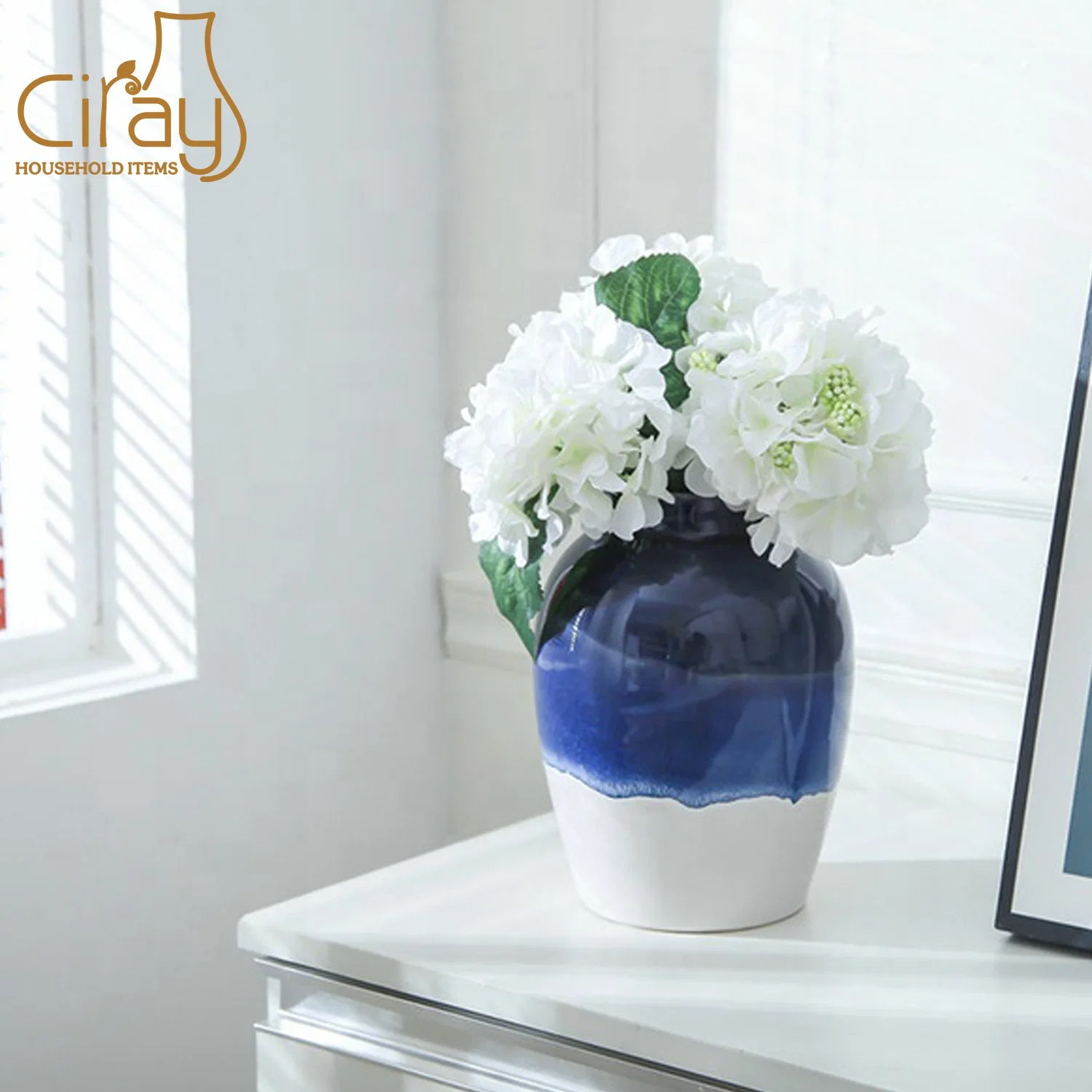 Glossy Navy Blue Color Ceramic Flower Vase with Chinese Style