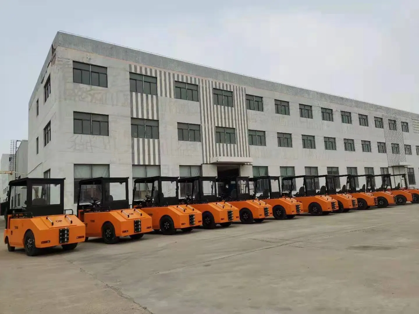 Chinese Heavy Duty 3000kg 3ton 6ton Mini Electric / Diesel /LPG Tow Tractor Outdoor for Material Handling