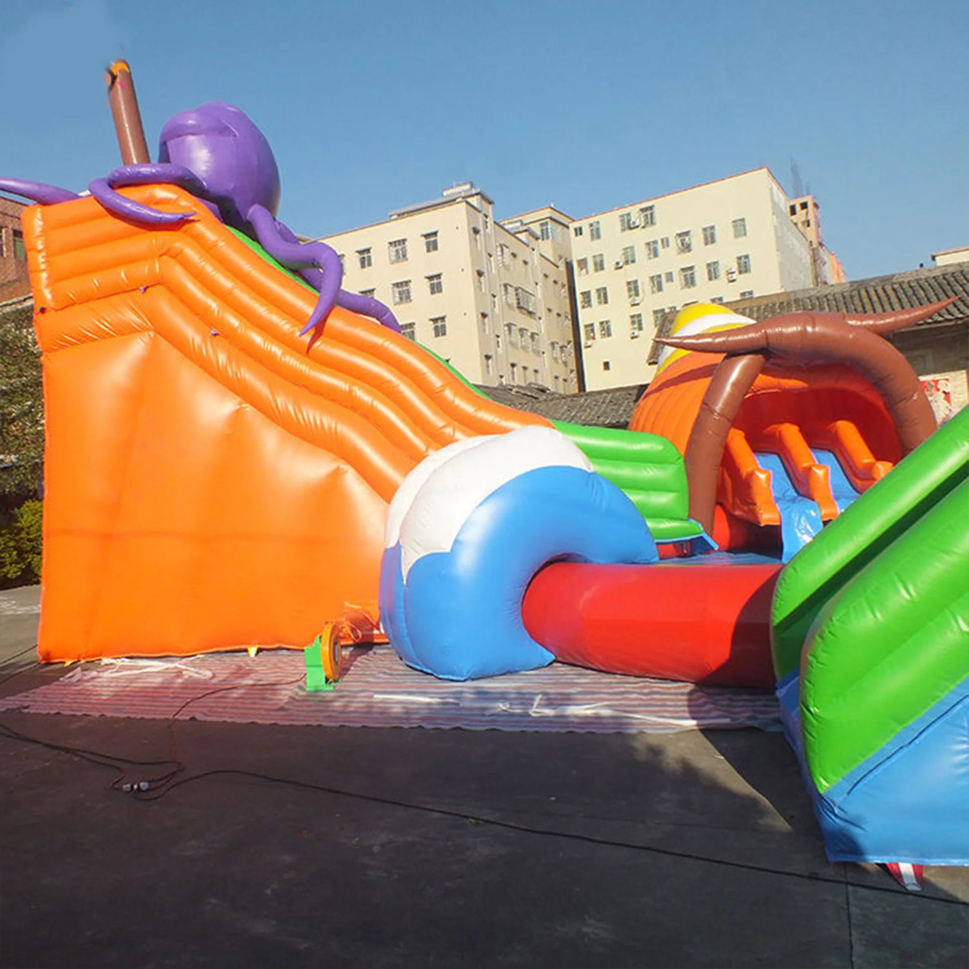 2024 Hot Attraction Outdoor Amusement Mobile Land Commercial Huge Inflatable Water Park for Children and Adults