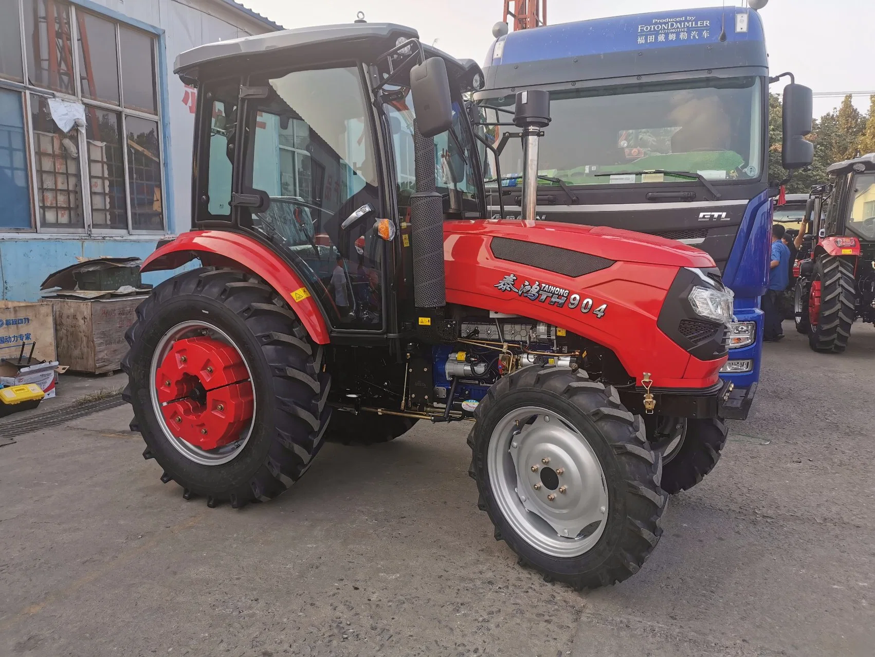 China Taihong 4WD 80HP Wheel Farm Tractor (TH-804)