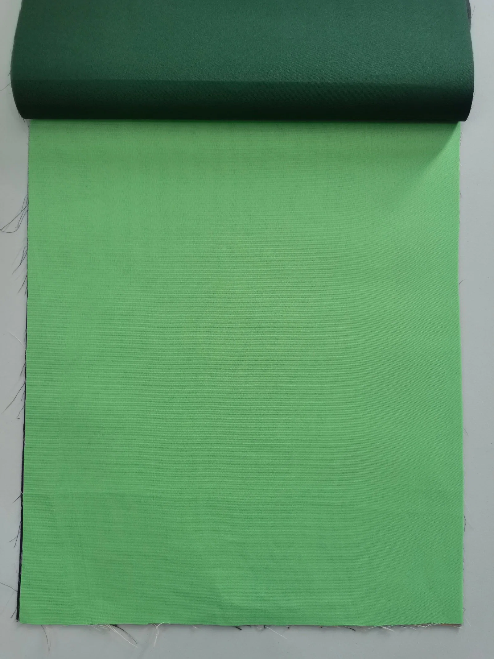 China 70GSM 115cm 100% Polyester Plain Dyed Poplin Fabric for School Uniform