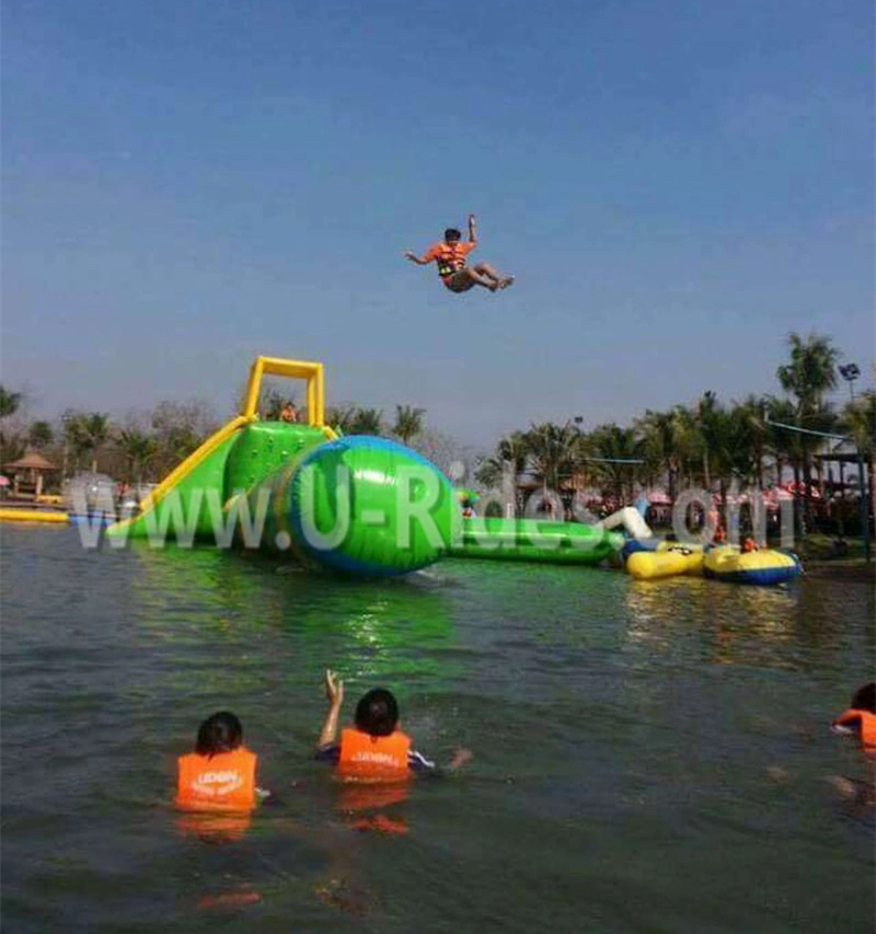 Commercial 100 Capacity Floating Inflatable Water Park Green and white Floating Water Park for lake sea Pool seaside beach