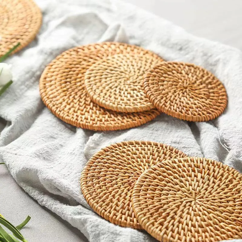 Napperons de tasse de boisson en rotin Handwoven Coasters tasse les plaques de base de plats chauds isothermes Pads porte-pot vivant Accessoires de cuisine salle à manger