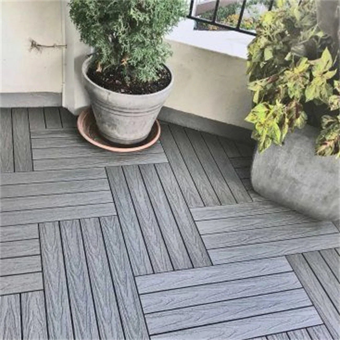 China Easy Installation Waterproof WPC Interlocking Decking Tiles