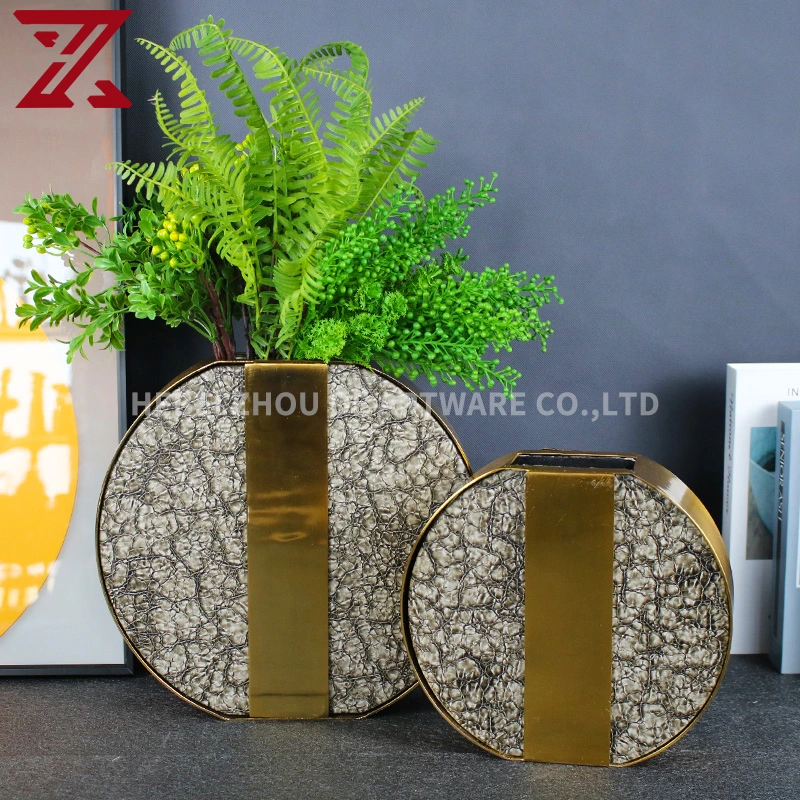 Großhandel Einzigartige Design Golden Home Einrichtung Set Leder Blumenvase Metall Uhr Tablett Spiegel Home Dekoration Set