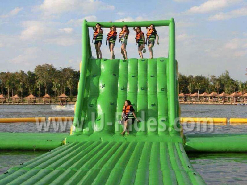 Commercial 100 Capacity Floating Inflatable Water Park Green and white Floating Water Park for lake sea Pool seaside beach