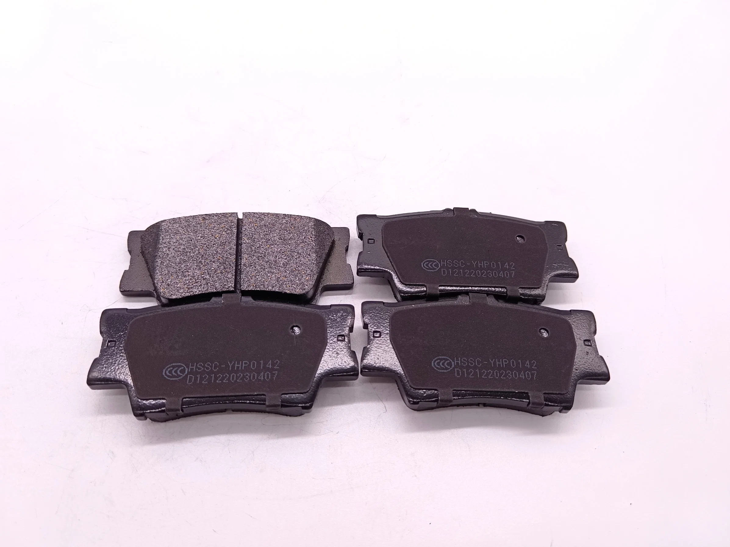 Noiseless Auto Spare Parts Disc Brake Pad for Toyota RAV4 D1212/04466-33160