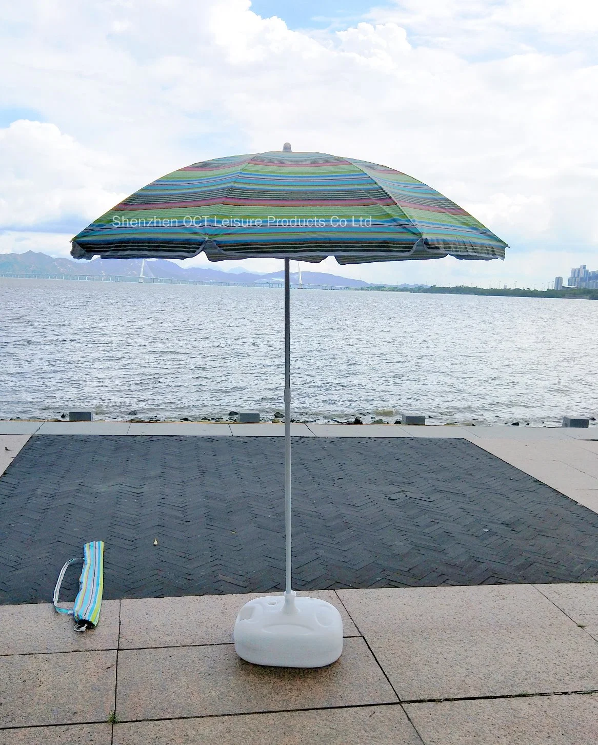 China Supplier Beach Umbrella Sun Umbrella with Silver Coating Nylon Cover (OCT-BU19011)