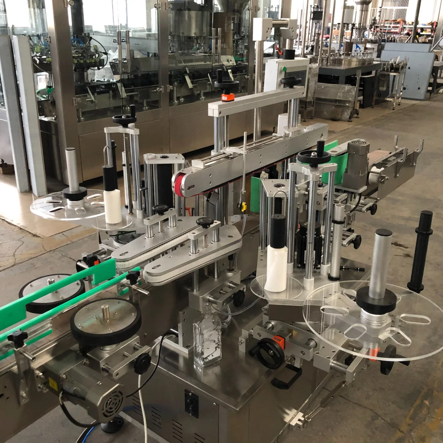 Spirits/Wine/Juice/Alcohol/Sanitizer/Liquid Fertilizer/Syrup/Edible Oil/Olive Oil/Pesticide Labeling Machine