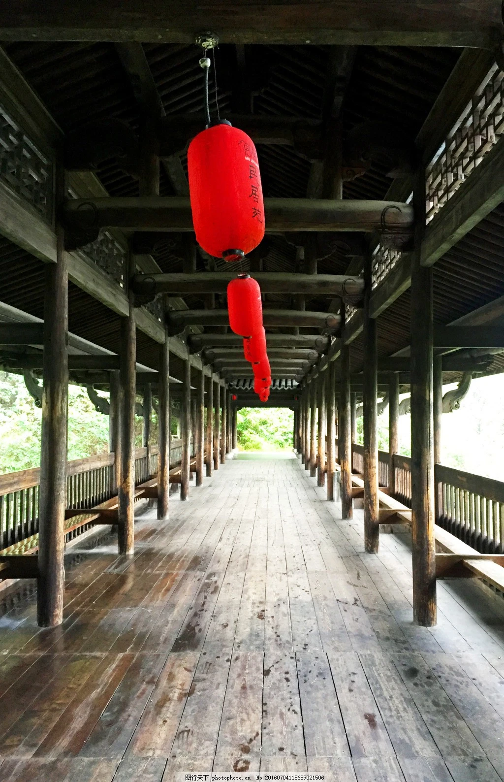 Outdoor Round Wood Column Carbonized Wood