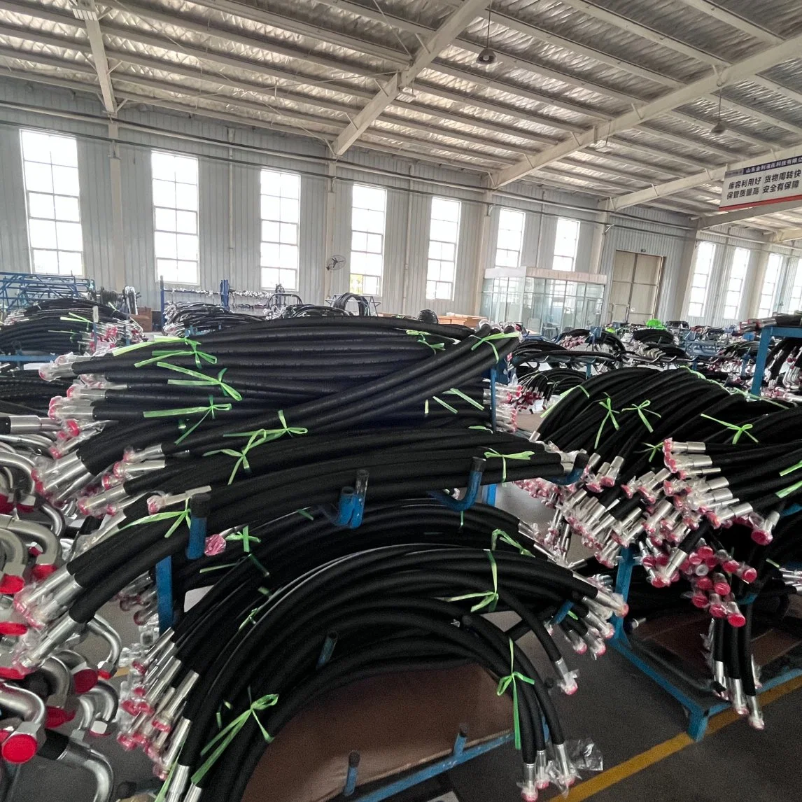 Custom Hydraulic Oil Pipe Rubber Hose Assembly Construction Machinery Excavator Rubber Oil Hose