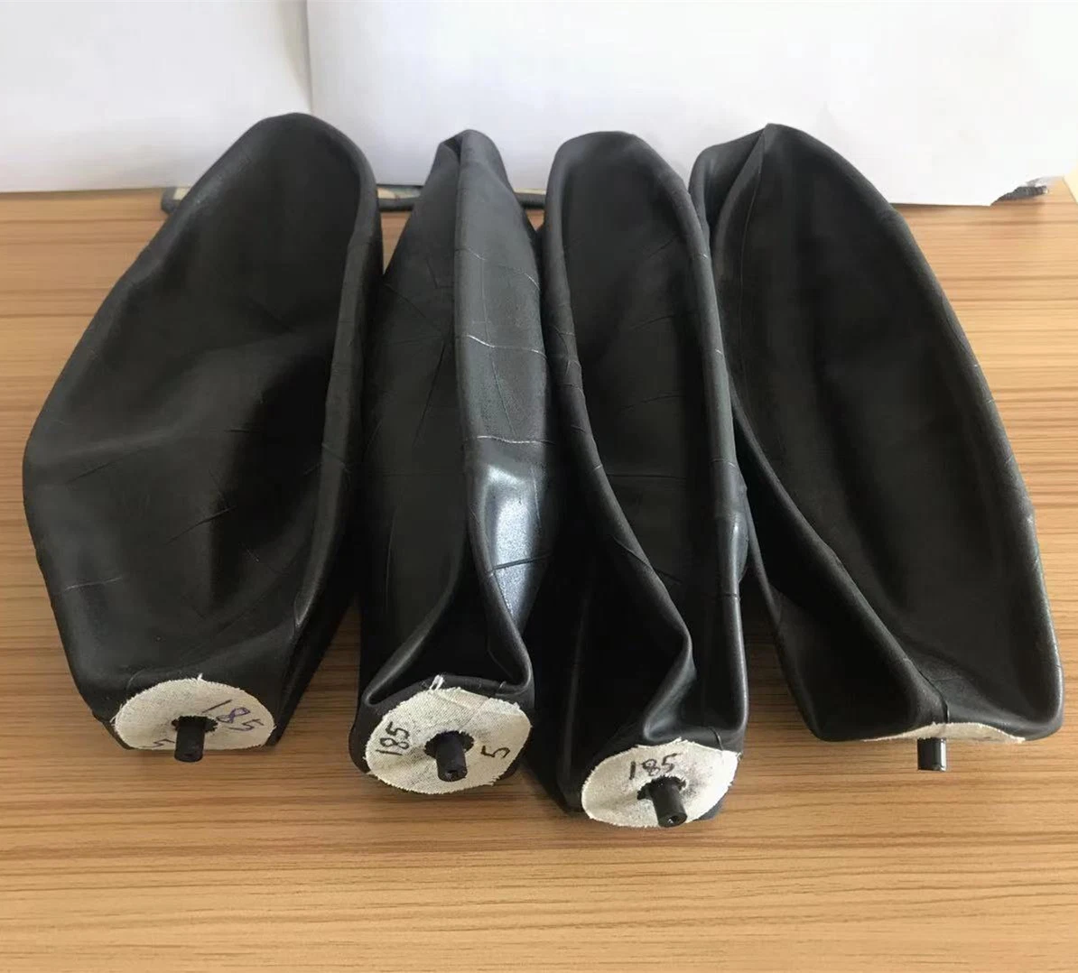 China Factory Supply High Quality Lower Price Rubber Bladder for Football Basket Ball and Volleyball