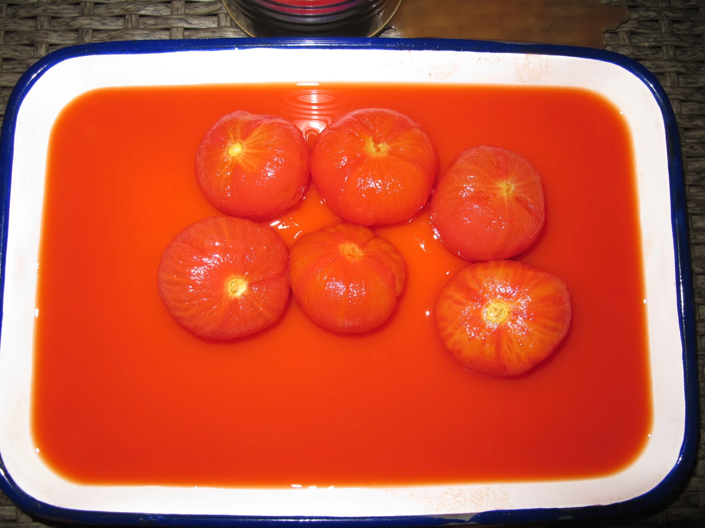 Canned Peeled Tomato Whole in Tomato Sauce