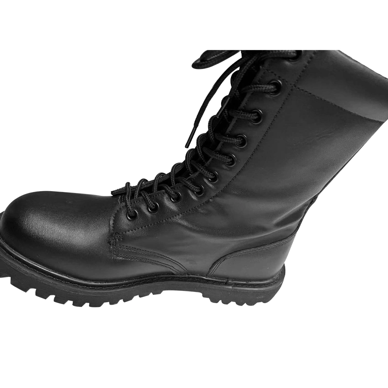 Botas de combate de cuero duraderas y antideslizantes para operaciones militares y tácticas.