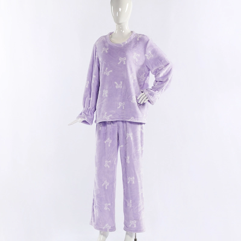 Pijamas femininos de inverno personalizados em promoção, com design exclusivo. Pijamas de flanela macia e quente, com estampa de desenhos animados de inverno. Conjunto de pijama de veludo de coral fleece aconchegante para noites agradáveis.