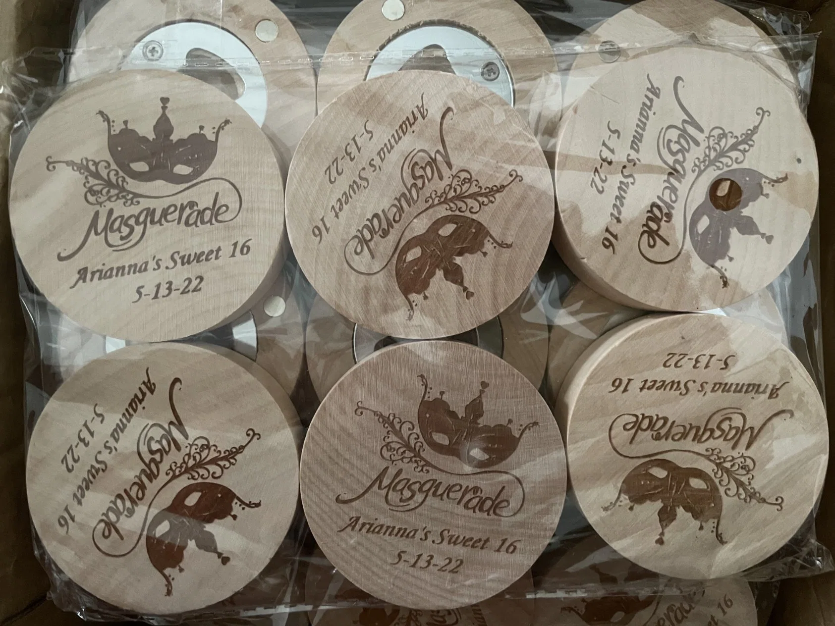 Custom Wholesale/Supplier Magnet Round Wood Bottle Opener Wooden Coaster