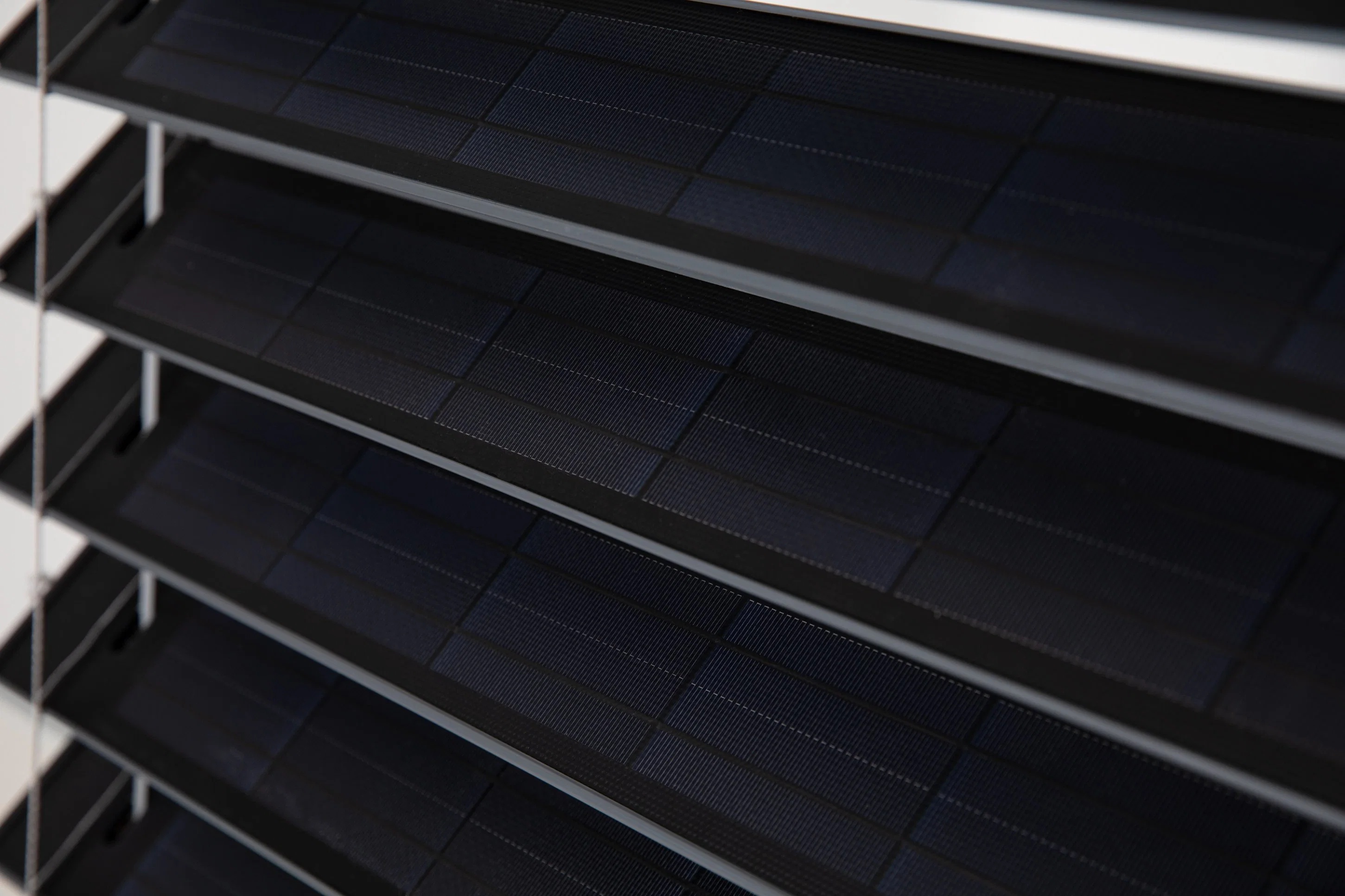 Durable Recyclable Solar BIPV Window Blinds, Light Weight, Easy Installation