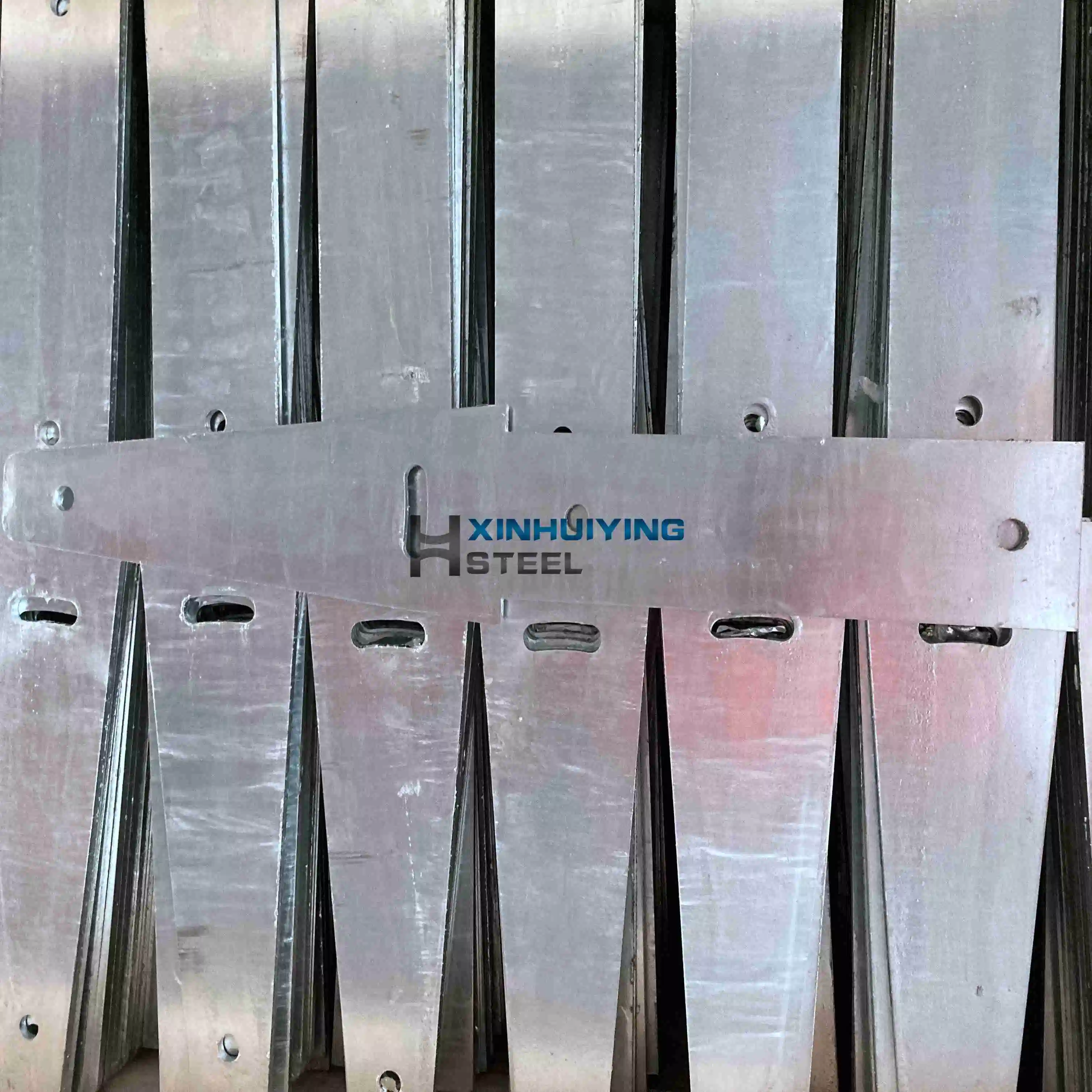 Hot DIP Galvanized Cutomized Slotted Arrowhead Metal Stamping Steel Fence Bracket