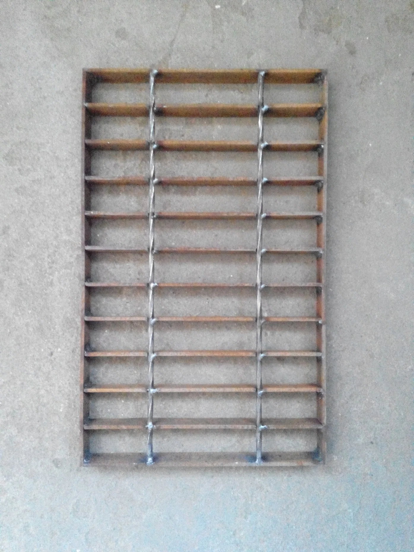 Q235 Galvanized Drainage System Smooth Drain Cover Grating for Chemical Plant