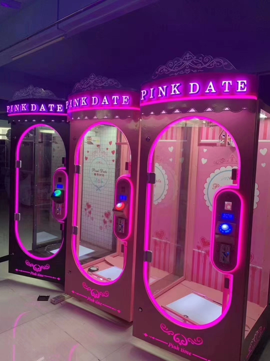 Pink Date Cut Tesoura cortar boneca Máquina de jogo de diversão