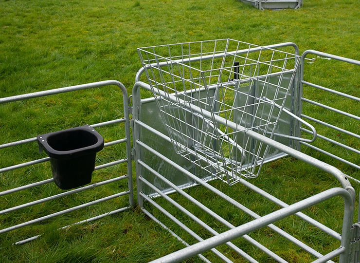 Custom Galvanized Steel Half Hay Rack with Trough