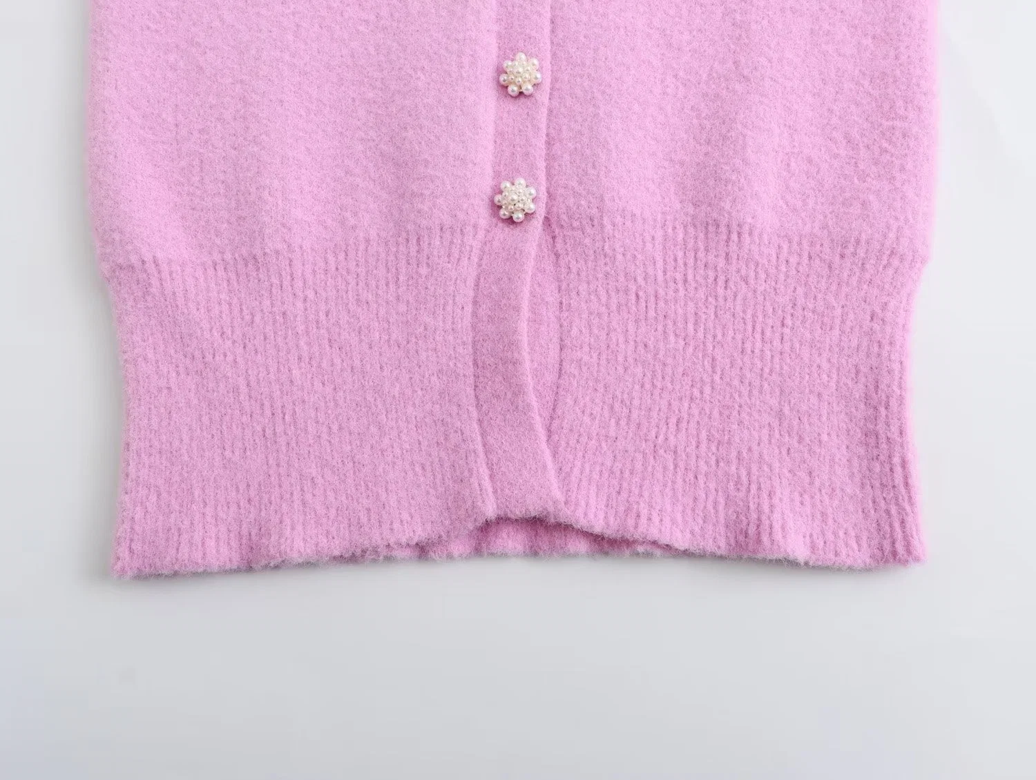 PB&amp;Za – Sweat en maille à col rond et boutons en perles roses pour femmes