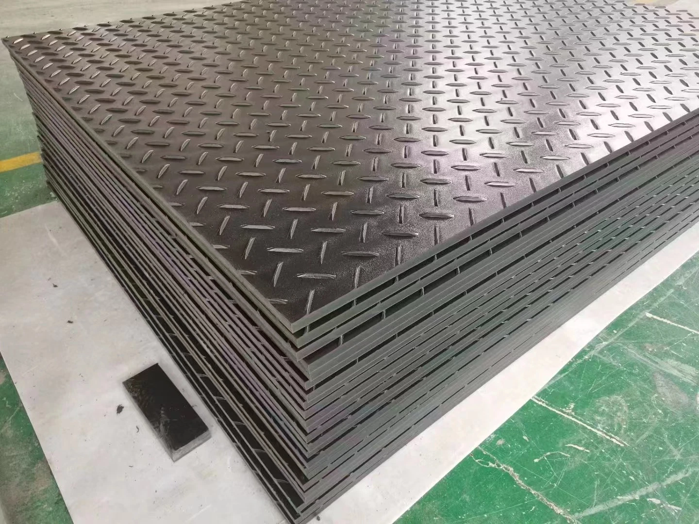 HDPE 4X8 FT Protection Construction Ground Cover Mats Plastic PE Subgrade Board