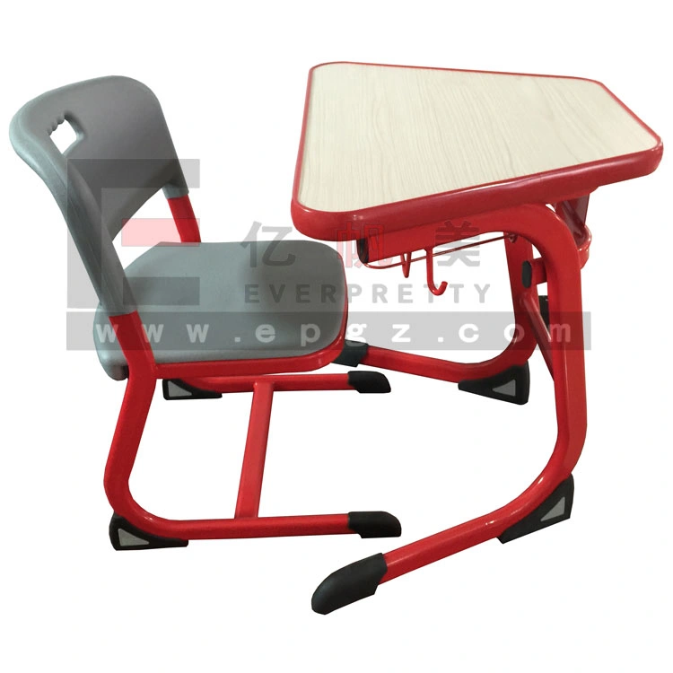 Cadeiras da Escola de formação e mesa de madeira, Secretária de estudo de estudantes universitários