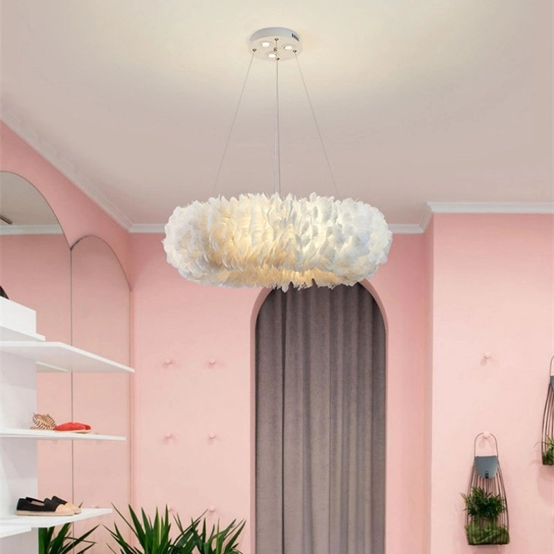 Nordic simple dormitorio Feather Blanco Chandelier moderno Sala de estar Lámparas lámpara colgante.