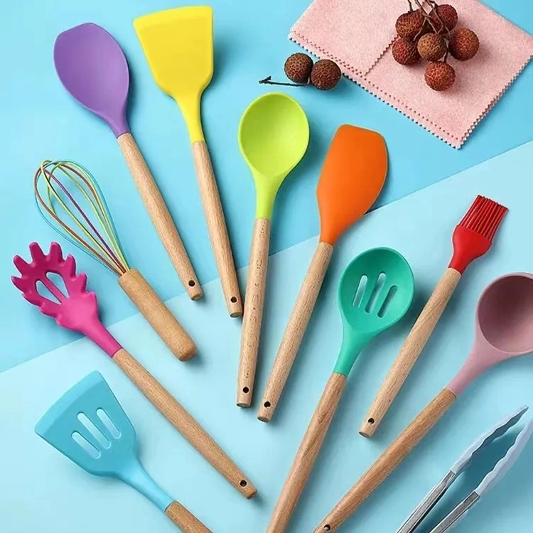 Coloridos populares 12pcs Utensilios de cocina de silicona de calidad alimentaria con wodden Mango