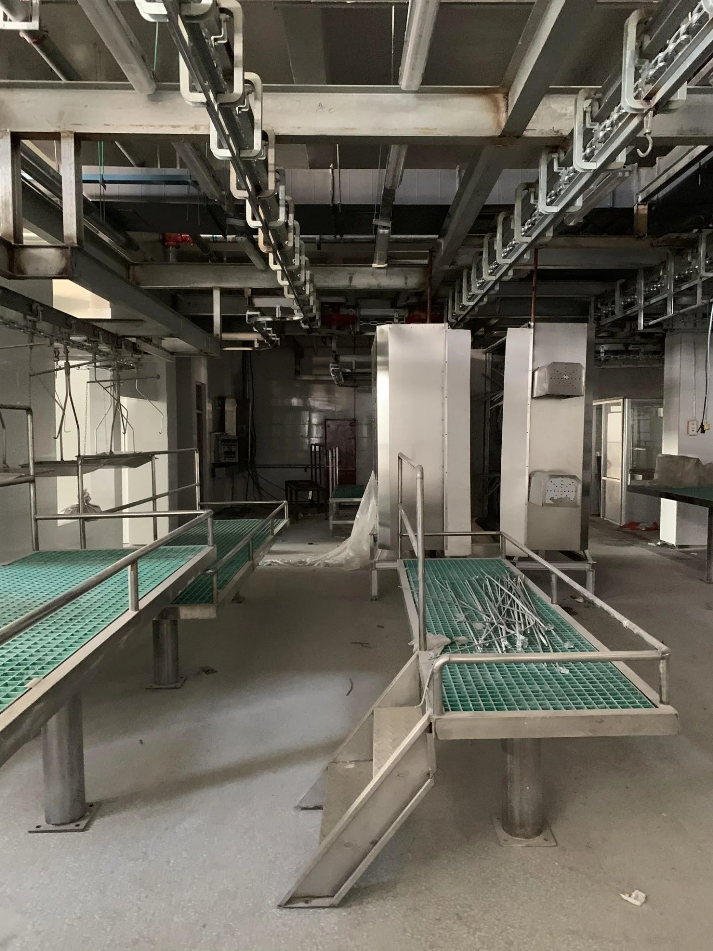 Cattle Sheep Pig and Automatic Slaughtering Equipment Conveyor Line with Cold Room Design Is Suitable for Slaughterhouse