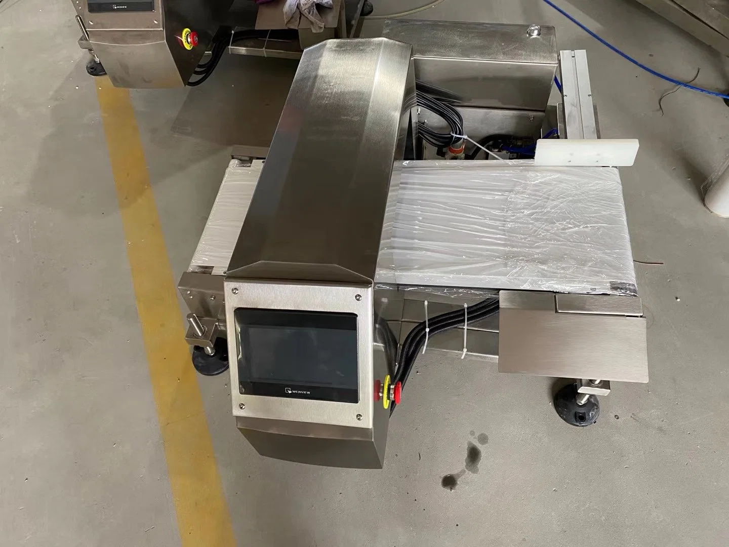 Industrial Food Grade Tunnel Metal Detectors for Conveyors