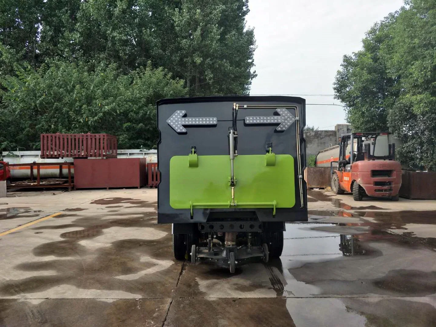 Фотон небольшого размера мини машины на дороге Street Sweeper погрузчика