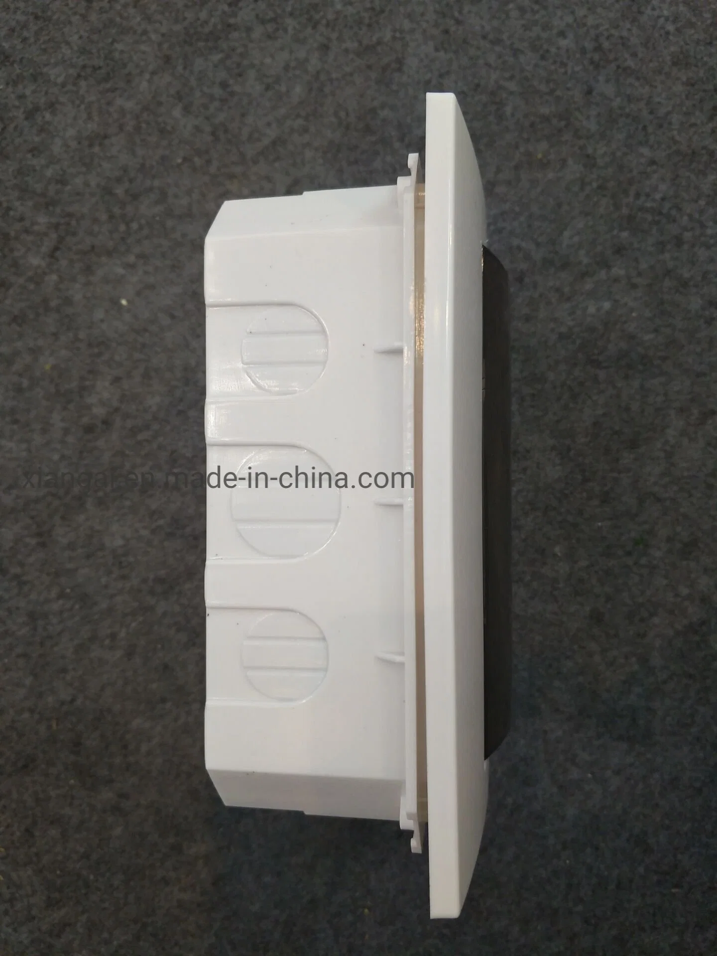 Plastic Distribution Board with Standard Metal DIN Rail Bracket Brass Terminal