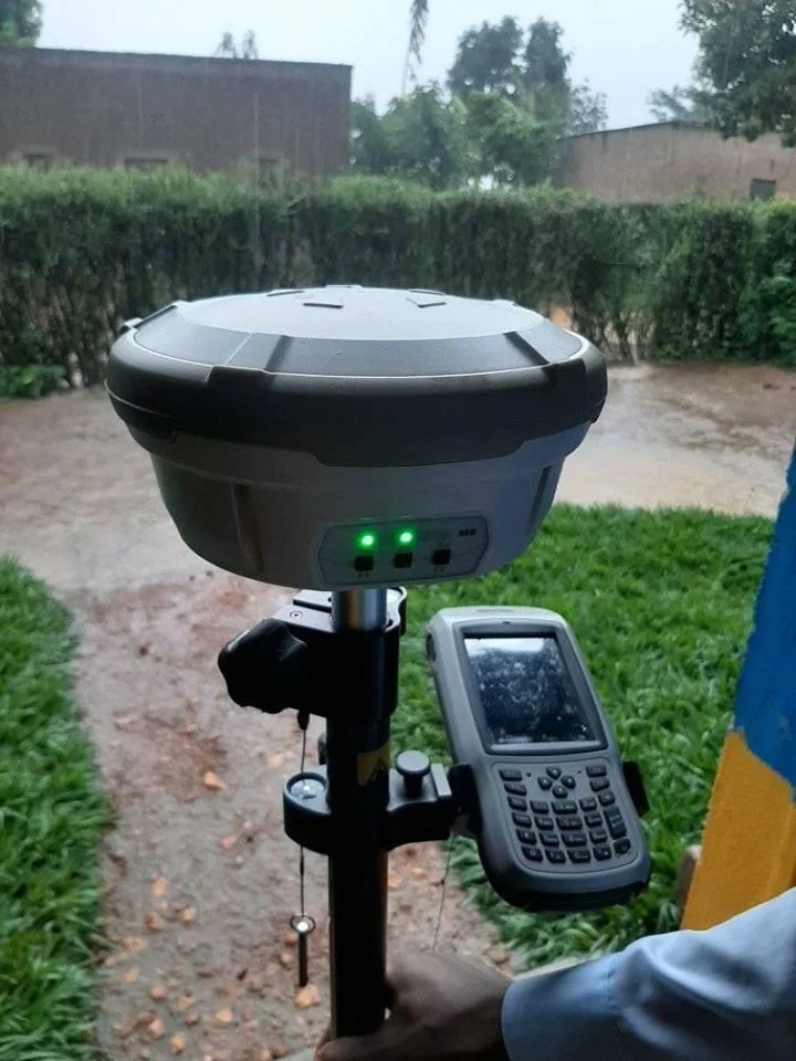 Périphérique d'Arpentage GPS Récepteur GNSS M8 avec 220 canaux