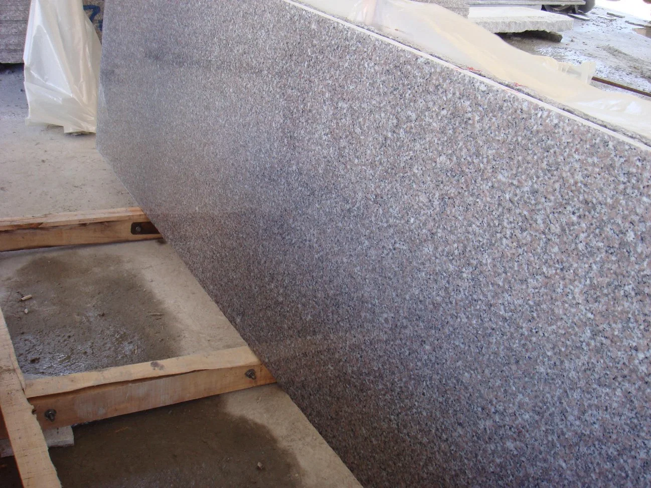 Popular and Hot Sell and Cheap G635 Pink Granite for Paving or Wall or Floorings Used for House Decoration and Gardens