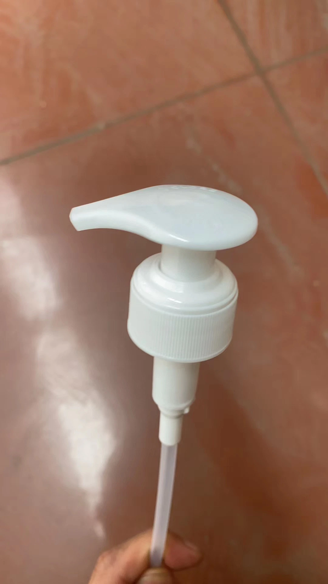 Plastic Lotion Dispenser Pump Sprayer Nozzle Cap for Shampoo Disinfection Water Bottle