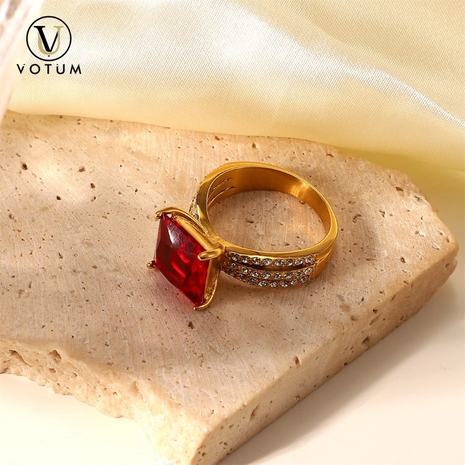 Votum OEM fábrica S925 chapado en oro plata Moissanite Crystal Anillo con joyas de diamantes